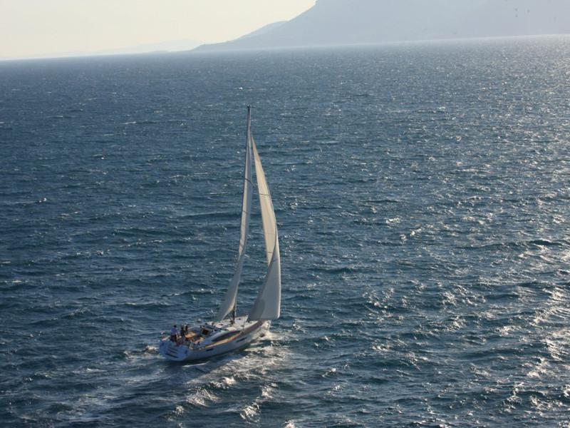 Book yachts online - sailboat - Jeanneau 53 - Pherusa II - rent