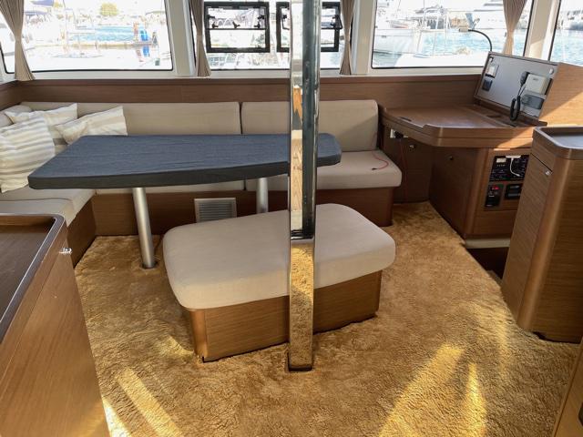 Book yachts online - catamaran - Lagoon 42 - Aurora - rent