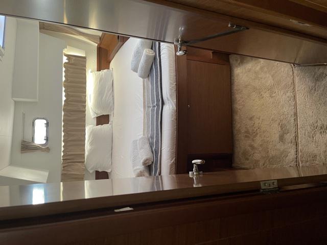 Book yachts online - catamaran - Lagoon 42 - Aurora - rent