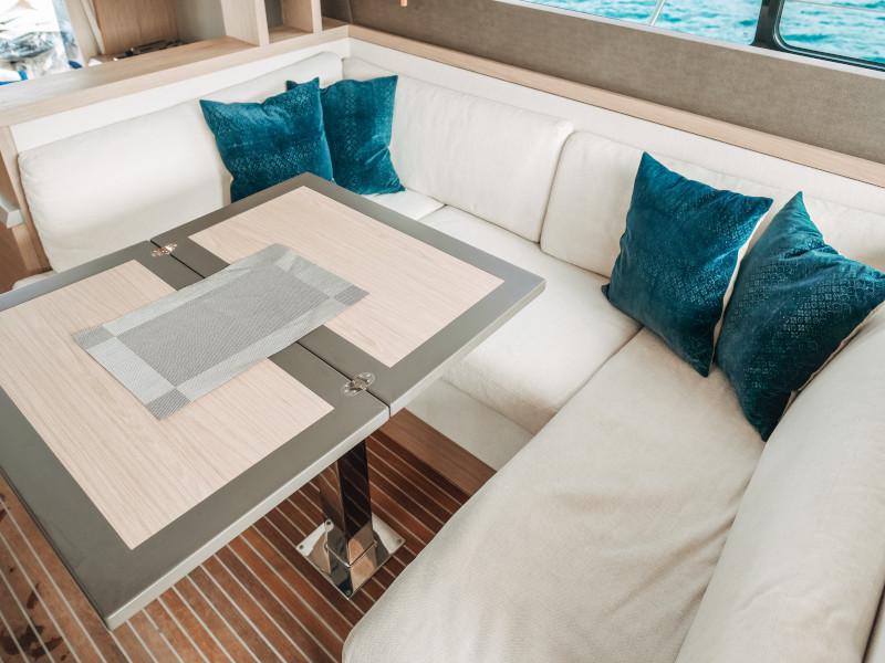 Book yachts online - motorboat - Monte Carlo 5 - Blizzard - rent