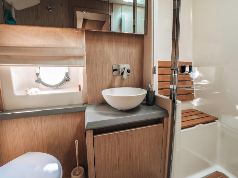 Book yachts online - motorboat - Monte Carlo 5 - Blizzard - rent