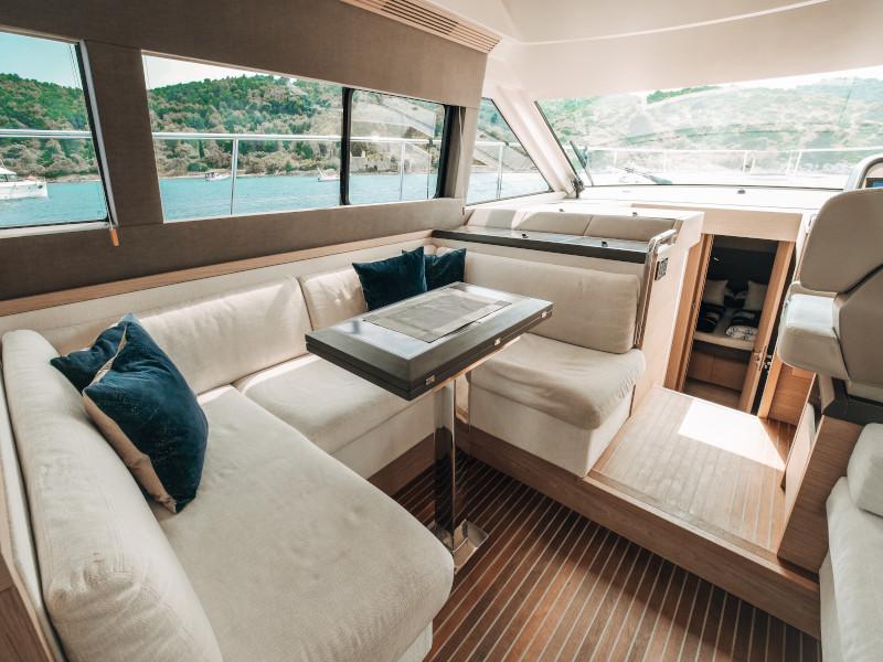 Book yachts online - motorboat - Monte Carlo 5 - Blizzard - rent