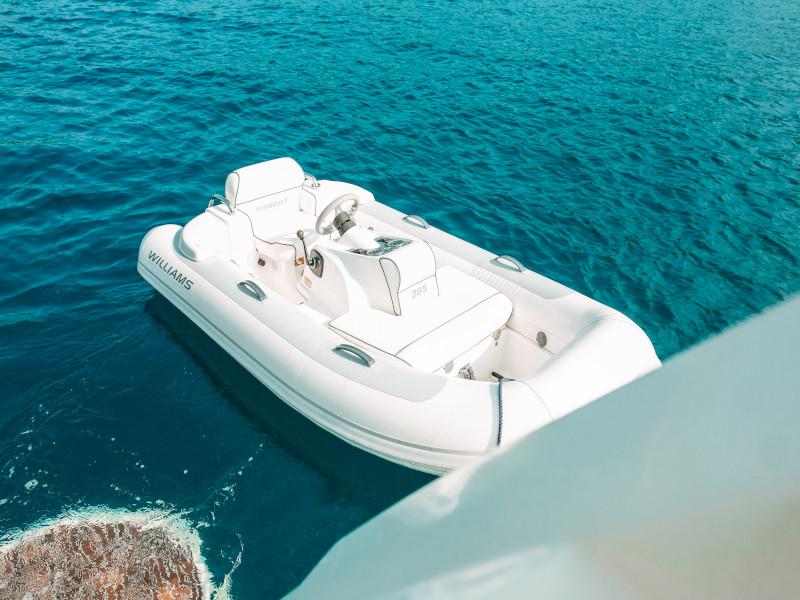 Book yachts online - motorboat - Monte Carlo 5 - Blizzard - rent