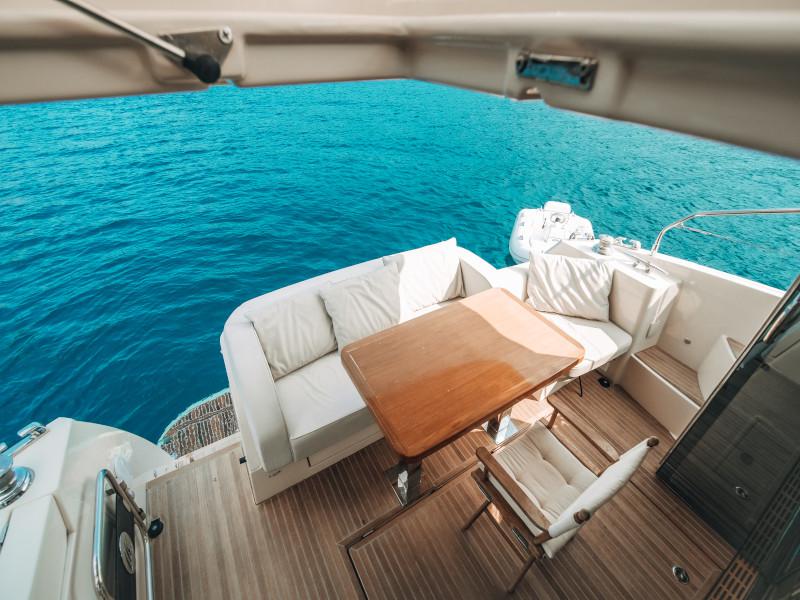 Book yachts online - motorboat - Monte Carlo 5 - Blizzard - rent