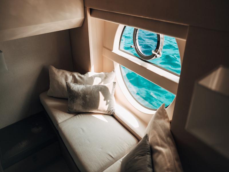 Book yachts online - motorboat - Monte Carlo 5 - Blizzard - rent