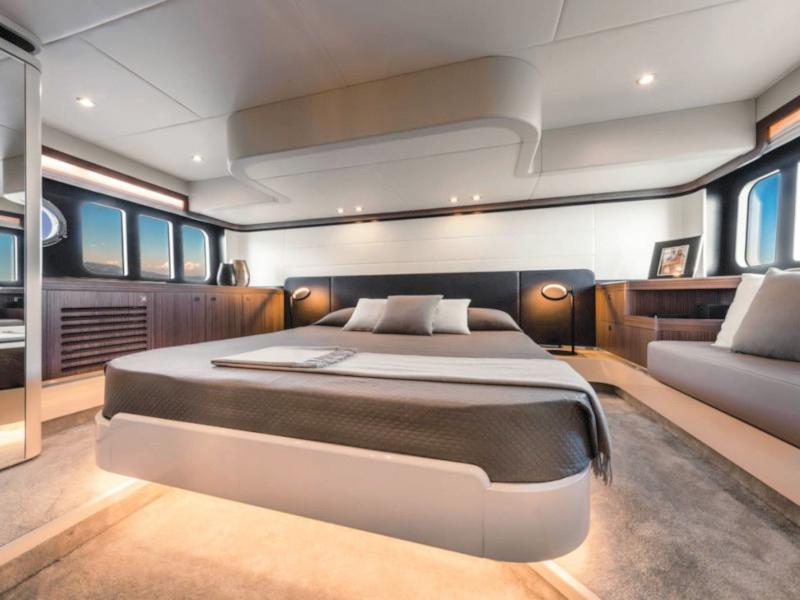 Book yachts online - motorboat - Absolute 50 Fly - Moj Mir - rent