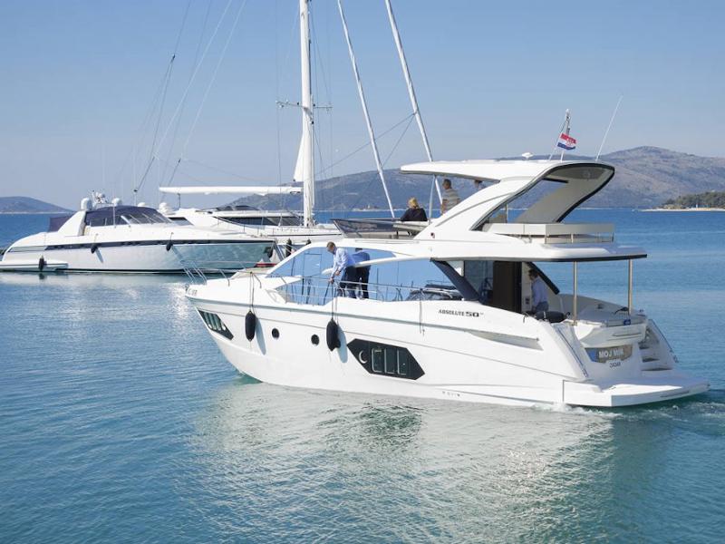 Book yachts online - motorboat - Absolute 50 Fly - Moj Mir - rent