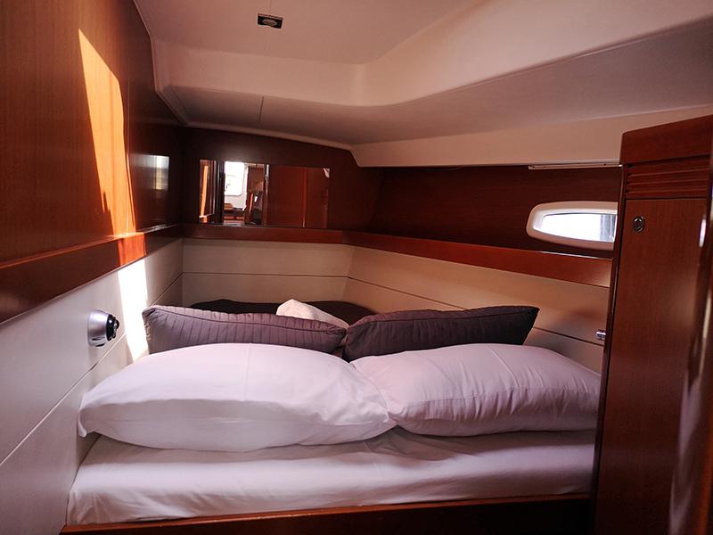 Book yachts online - sailboat - Oceanis 50 - Thano (A/C - Generator - 12 pax) - rent