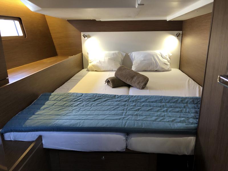 Book yachts online - sailboat - Oceanis 51.1 - Salt Water (A/C - Generator - Inverter - 12 pax) - rent