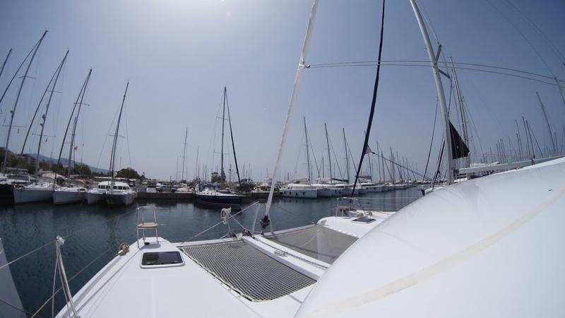Book yachts online - catamaran - Lagoon 42 - Barchetta III - rent