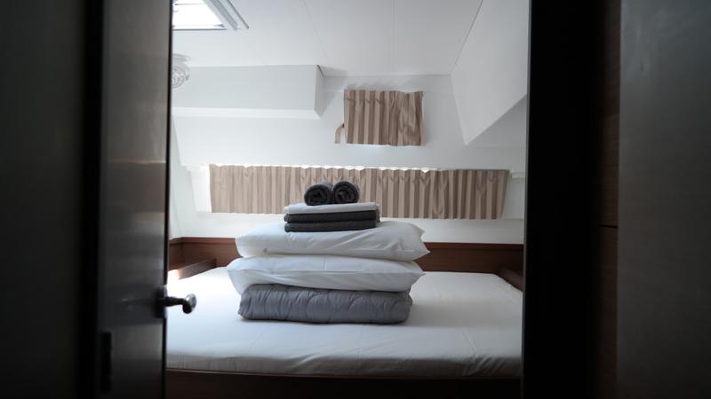 Book yachts online - catamaran - Lagoon 42 - Barchetta III - rent