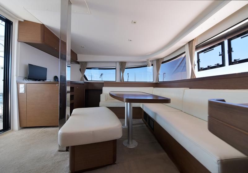 Book yachts online - catamaran - Lagoon 42 - Barchetta III - rent