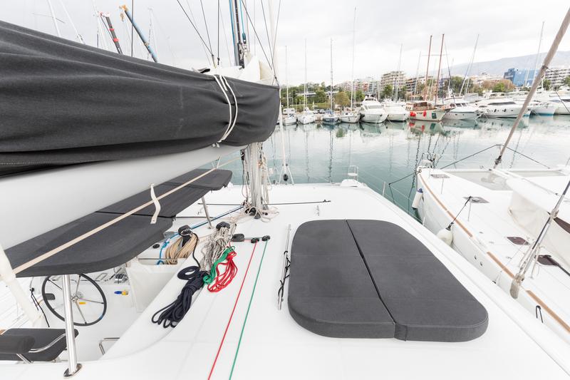 Book yachts online - catamaran - Lagoon 42 - Barchetta II - rent