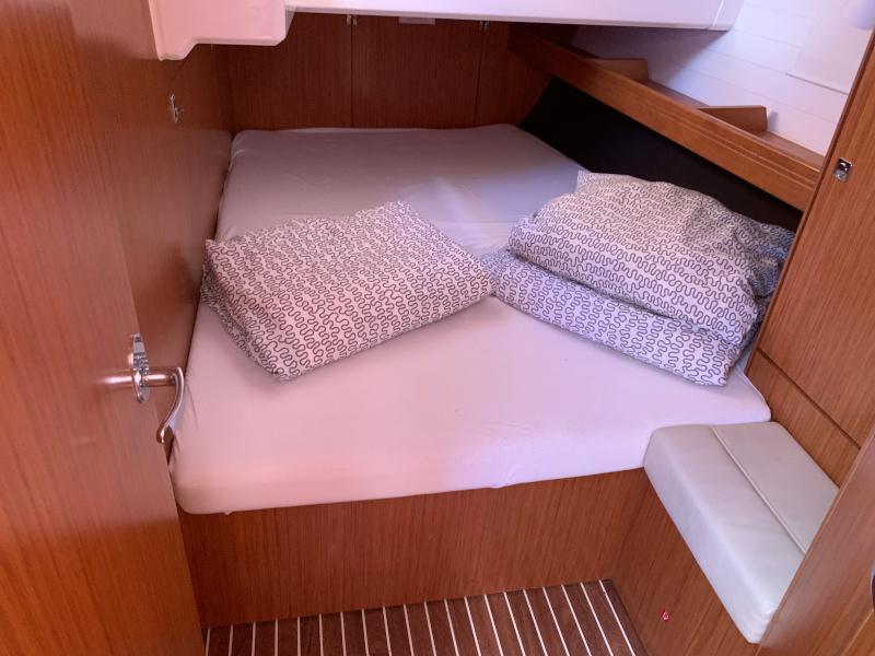 Book yachts online - sailboat - Bavaria Cruiser 46 - Blizzard - rent