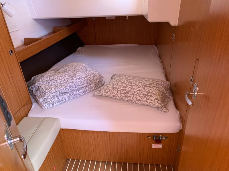 Book yachts online - sailboat - Bavaria Cruiser 46 - Blizzard - rent