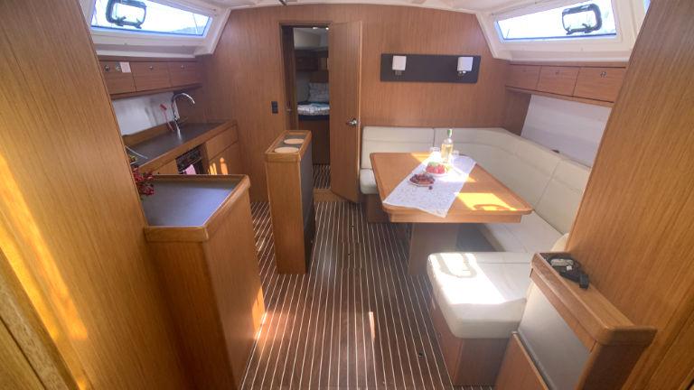 Book yachts online - sailboat - Bavaria Cruiser 46 - Blizzard - rent