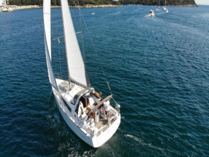 Book yachts online - sailboat - Oceanis 38 - Olli - rent