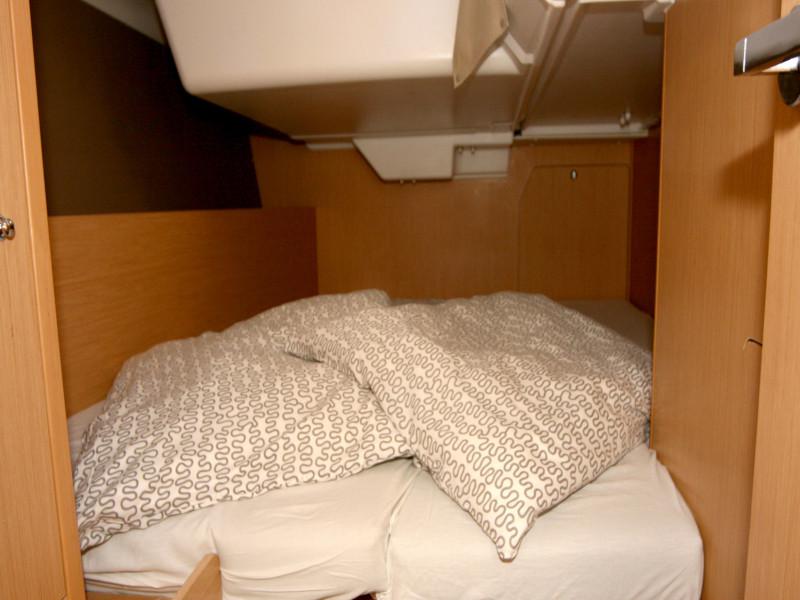 Book yachts online - sailboat - Oceanis 38 - Olli - rent