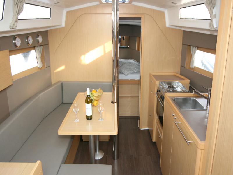 Book yachts online - sailboat - Oceanis 38 - Olli - rent