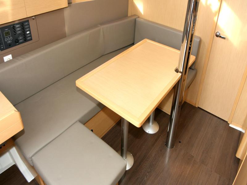 Book yachts online - sailboat - Oceanis 38 - Olli - rent