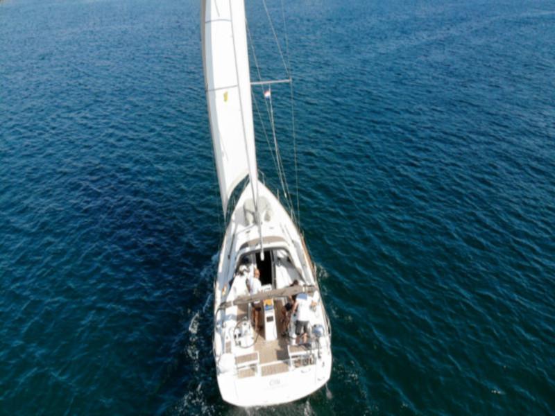 Book yachts online - sailboat - Oceanis 38 - Olli - rent