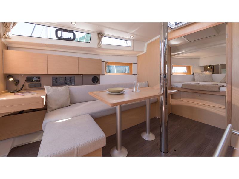 Book yachts online - sailboat - Oceanis 38.1 - Tena - rent