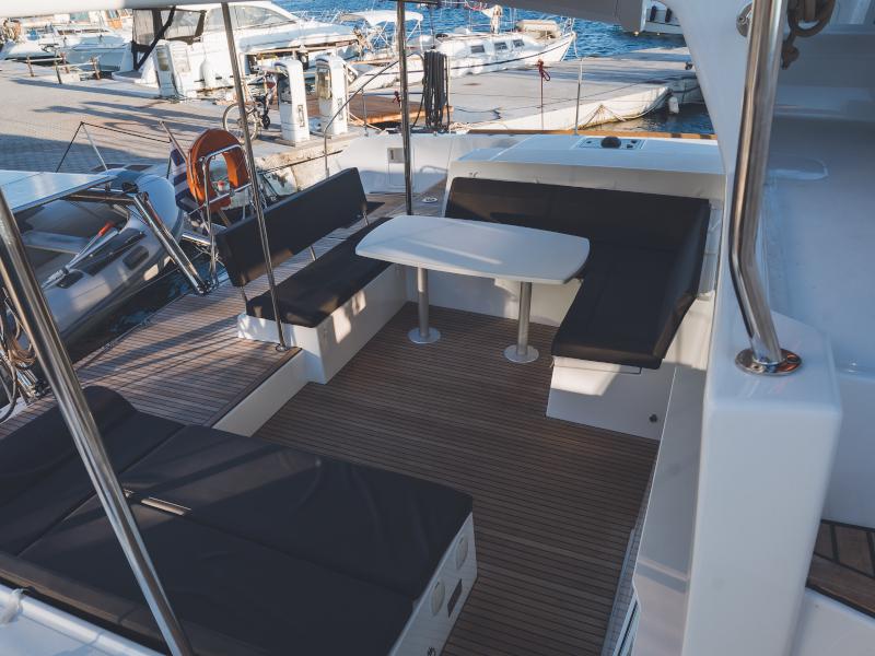Book yachts online - catamaran - Lagoon 450  Flybridge - Alkyone - rent