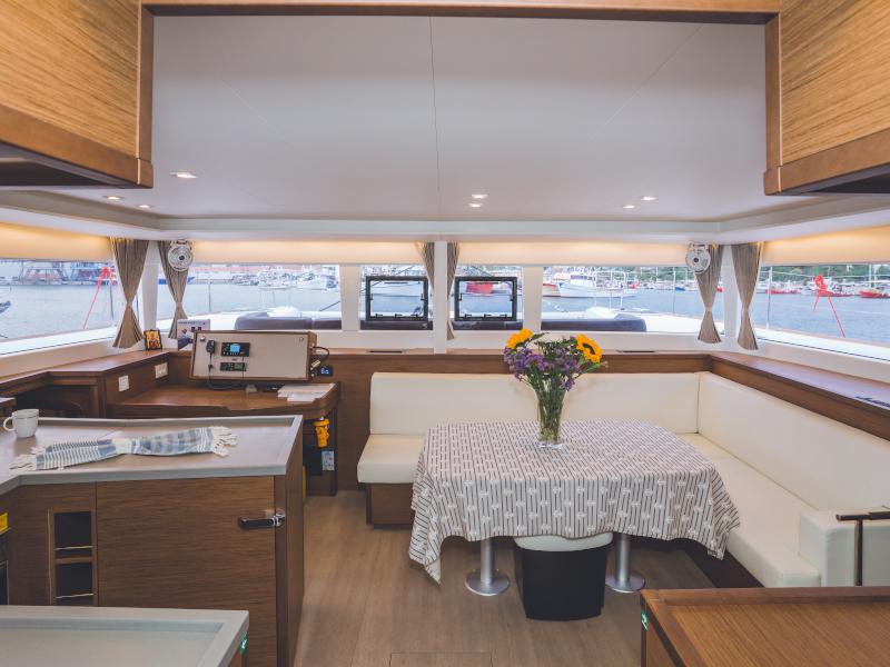 Book yachts online - catamaran - Lagoon 450  Flybridge - Alkyone - rent