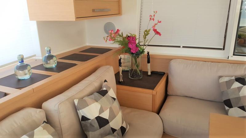 Book yachts online - catamaran - Lagoon 560 S2 - Taipan - rent