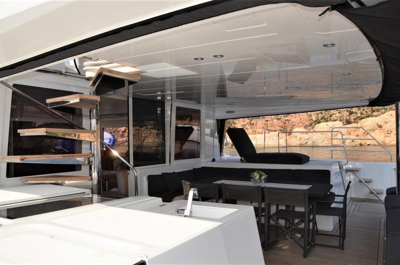Book yachts online - catamaran - Lagoon 560 S2 - Taipan - rent