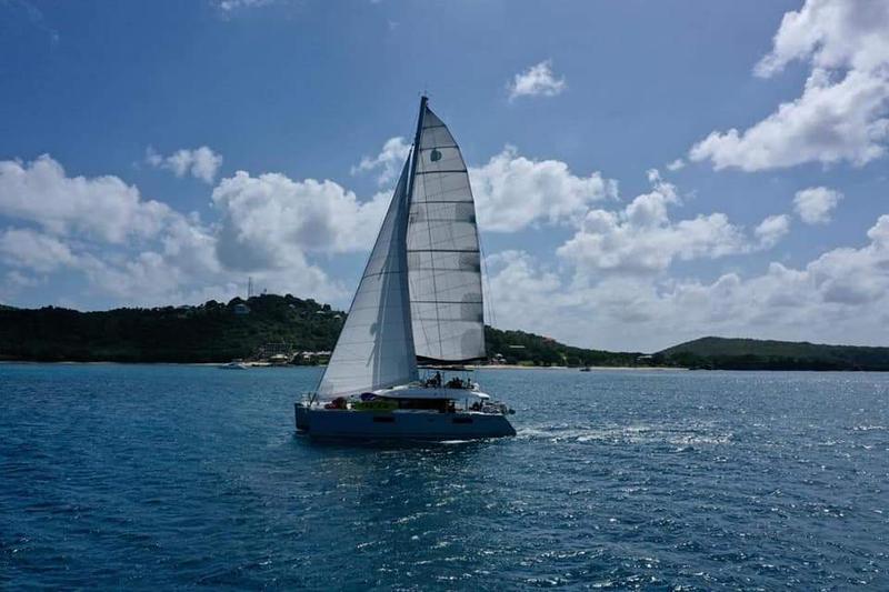 Book yachts online - catamaran - Lagoon 560 S2 - Taipan - rent