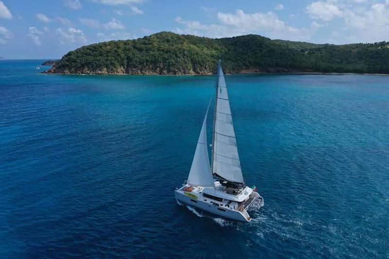 Book yachts online - catamaran - Lagoon 560 S2 - Taipan - rent