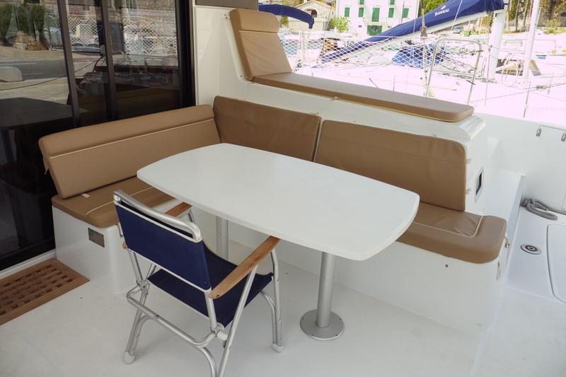 Book yachts online - catamaran - Lagoon 42 - GALAPAGOS - rent