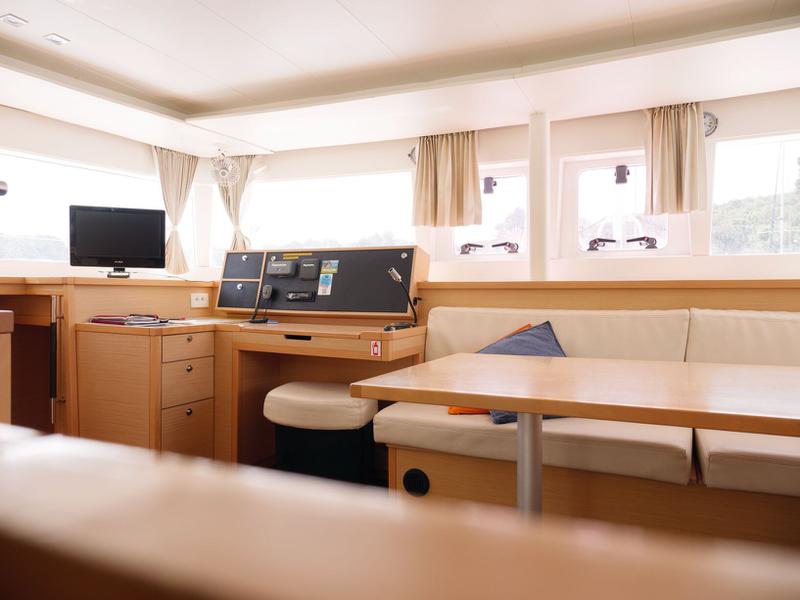 Book yachts online - catamaran - Lagoon 450 - MADAGASCAR - rent