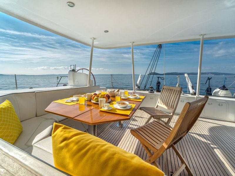 Book yachts online - catamaran - Lagoon 570 Mala - Top crew-unique experience - rent