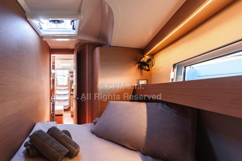 Book yachts online - sailboat - Sun Odyssey 440 - Nantes  - rent