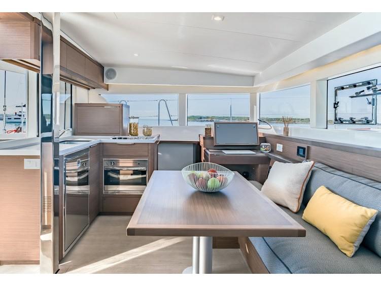 Book yachts online - catamaran - Lagoon 40 (2020) - FELU' - rent