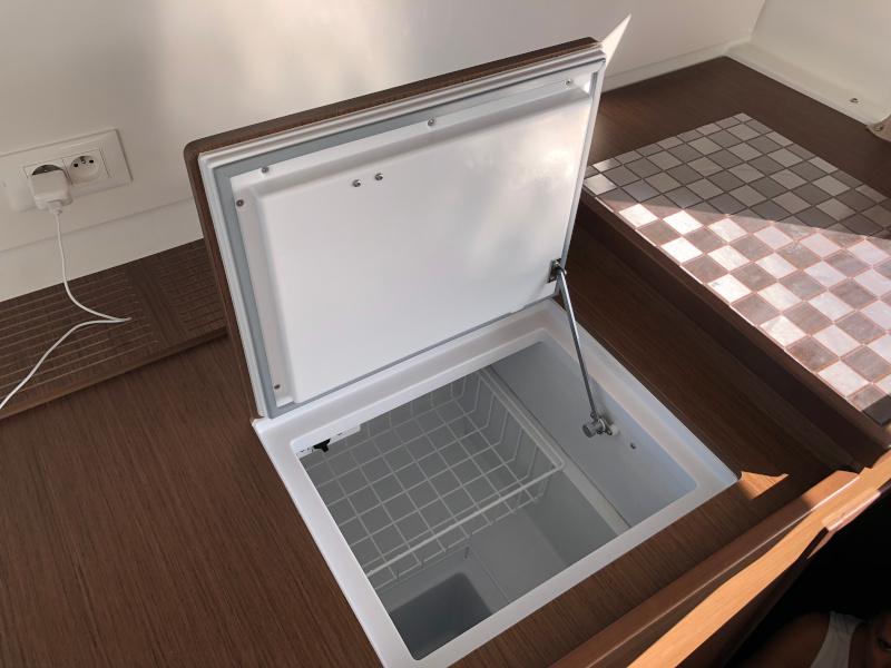 Book yachts online - catamaran - Lagoon 42 - Alchemy - rent