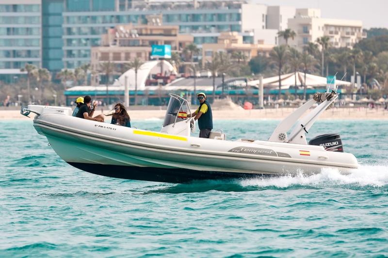 Book yachts online - motorboat - Tempest 770 Sun - Smile I - rent