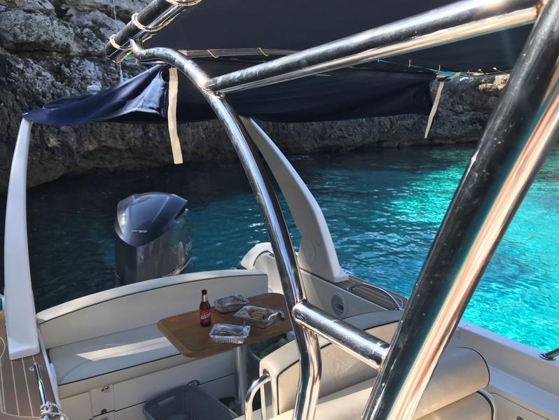 Book yachts online - motorboat - Tempest 900 WA - Smile III - rent