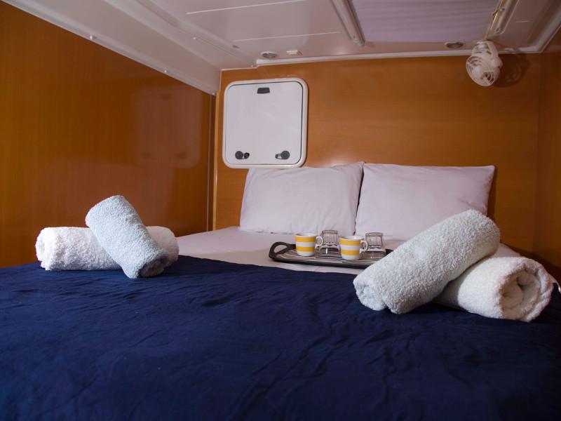 Book yachts online - catamaran - Lagoon 420 - Dynamis - rent