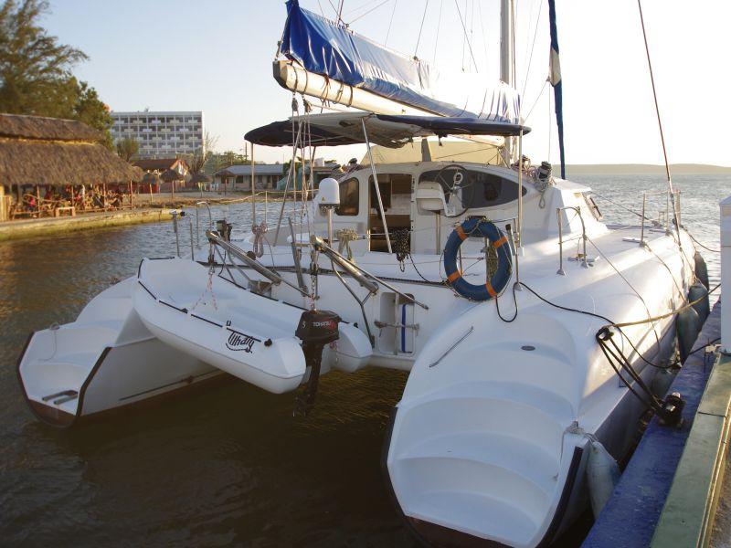 Book yachts online - catamaran - Bahia 46 - Carlos - rent