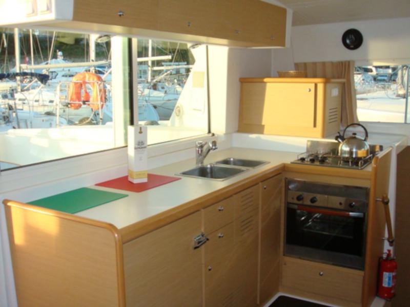 Book yachts online - catamaran - Lagoon 420 - Tropicana - rent