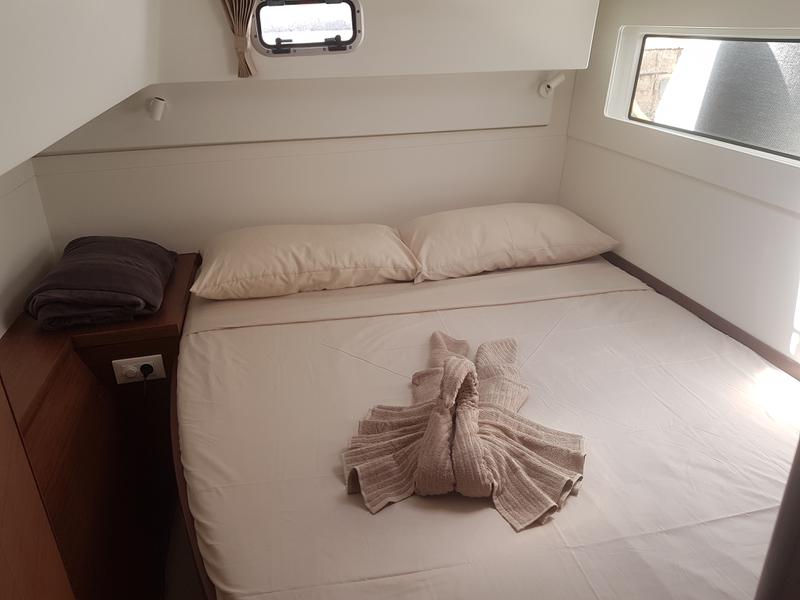 Book yachts online - catamaran - Lagoon 40 - Vega - rent