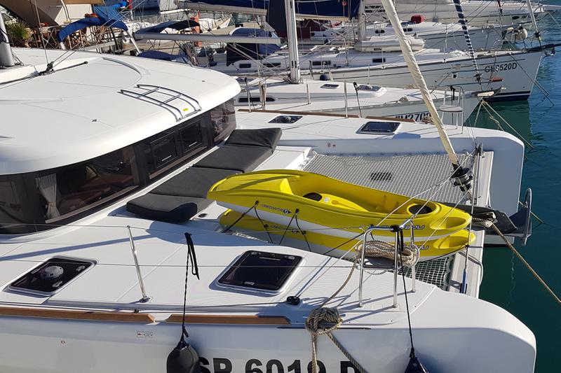 Book yachts online - catamaran - Lagoon 40 - Vega - rent