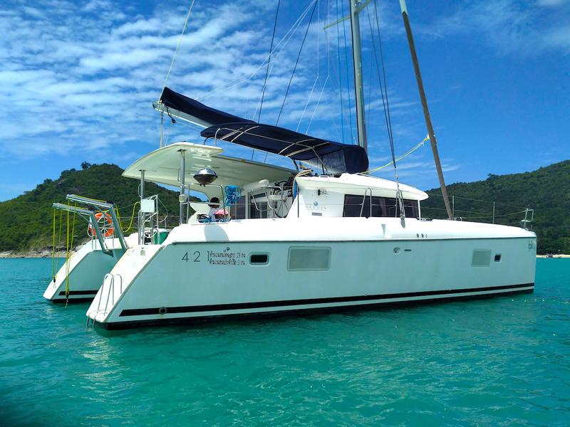 Book yachts online - catamaran - Lagoon 421 - Chirouble - rent