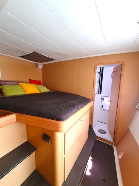 Book yachts online - catamaran - Lagoon 421 - Chirouble - rent