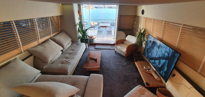 Book yachts online - motorboat - Maiora Renaissance 66/70ft - Dini - rent