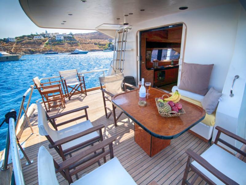 Book yachts online - motorboat - Maiora Fly 58ft - Afroditi - rent