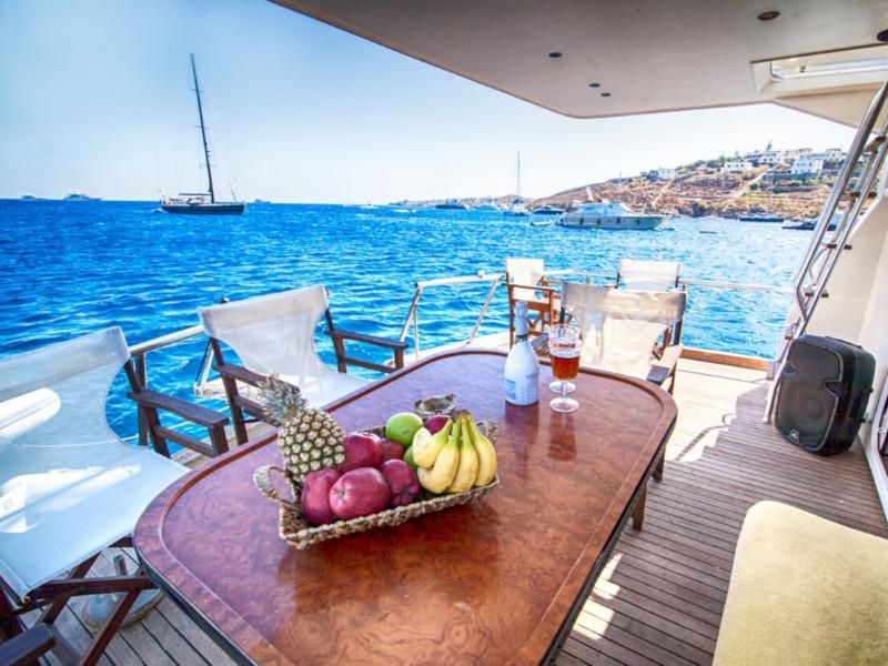 Book yachts online - motorboat - Maiora Fly 58ft - Afroditi - rent